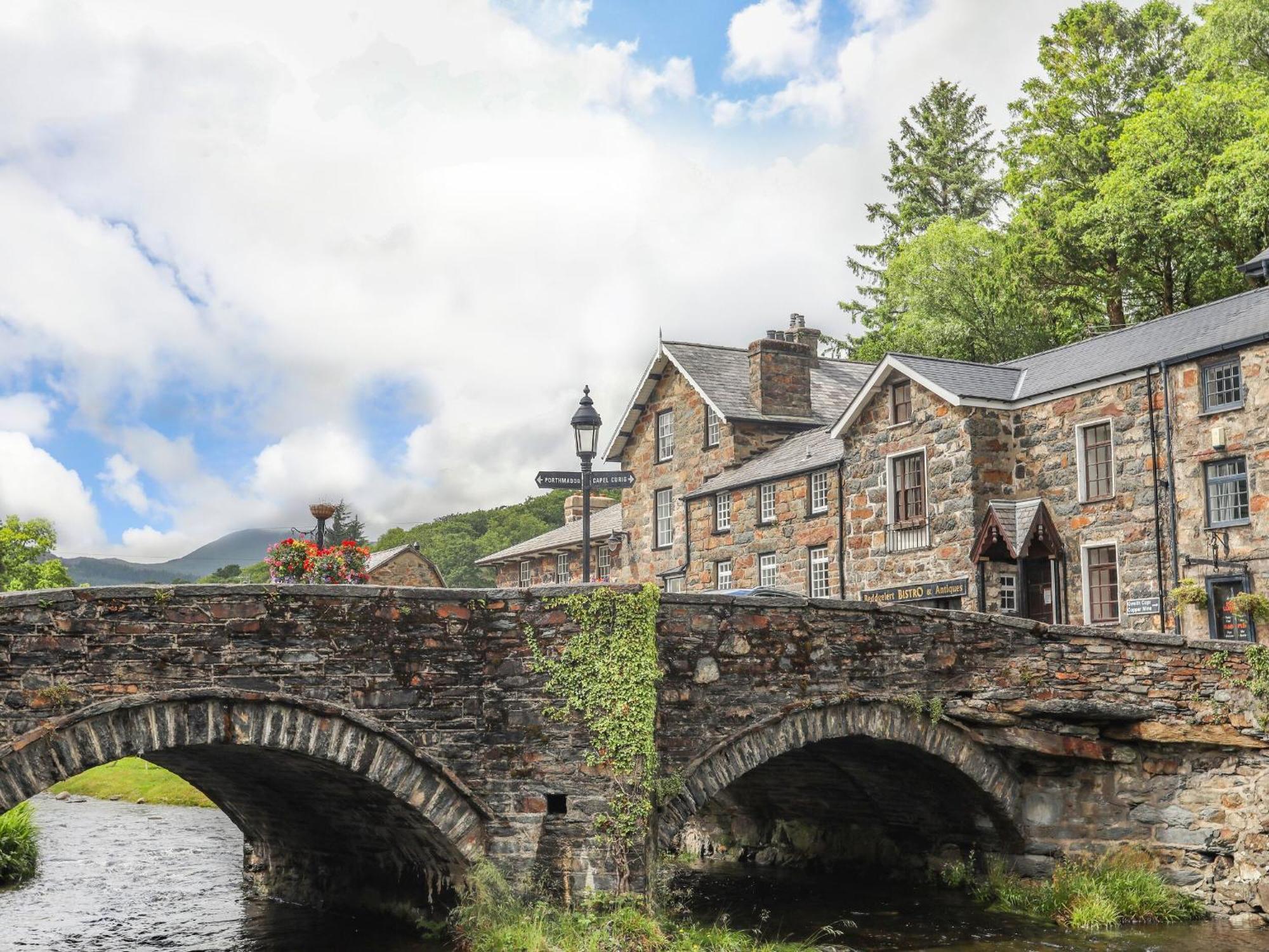Cwm Caeth Cottage เคอร์นาวอน ภายนอก รูปภาพ